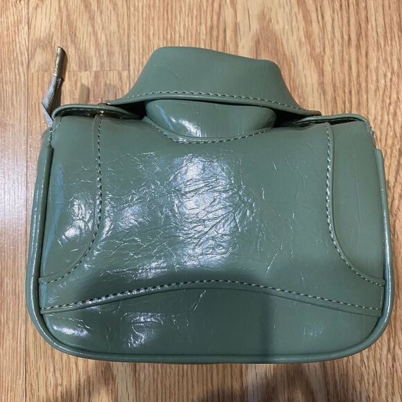 MDD Fashion 79 The Fiona Faux Leather Jacket Handbag Green Gold - Picture 7 of 15